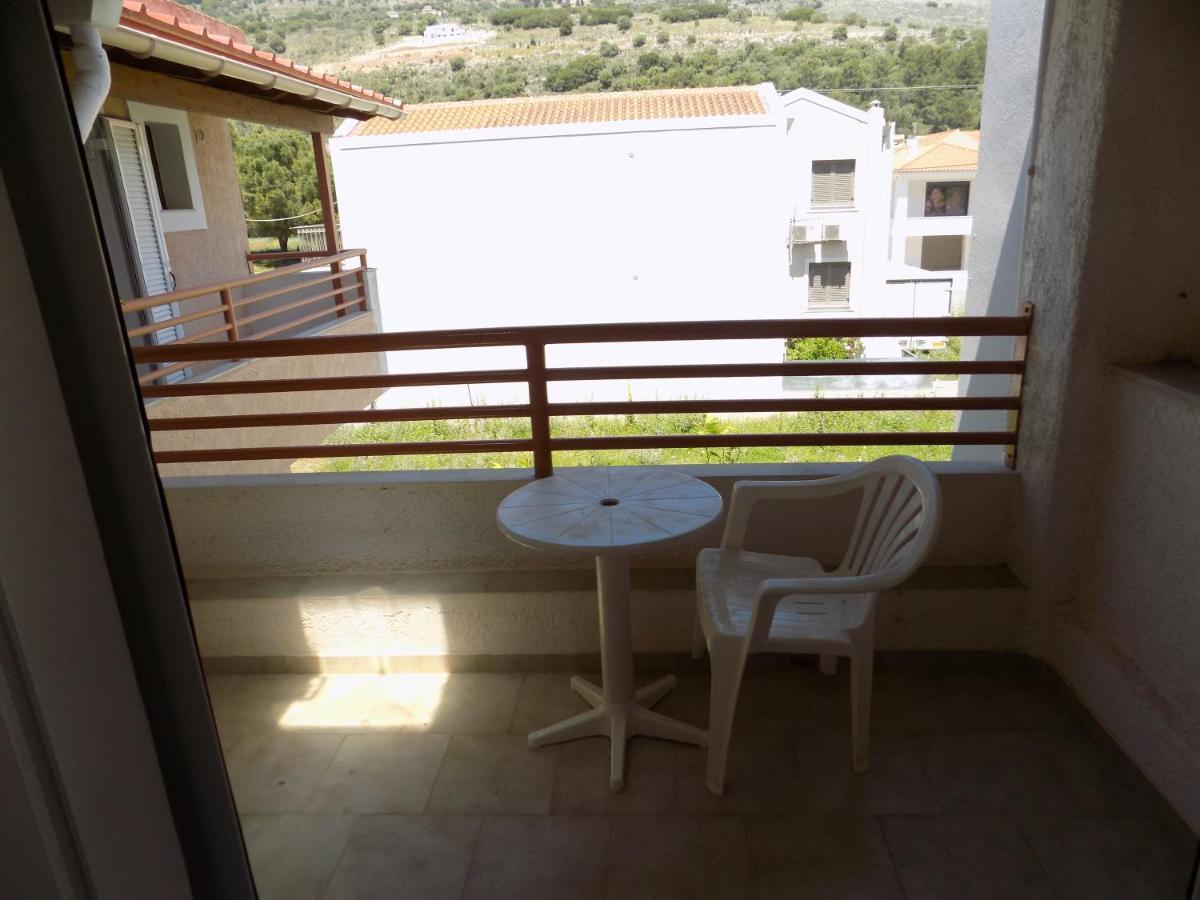 Afrodite Spacious Apartments! Agia Efimia Extérieur photo