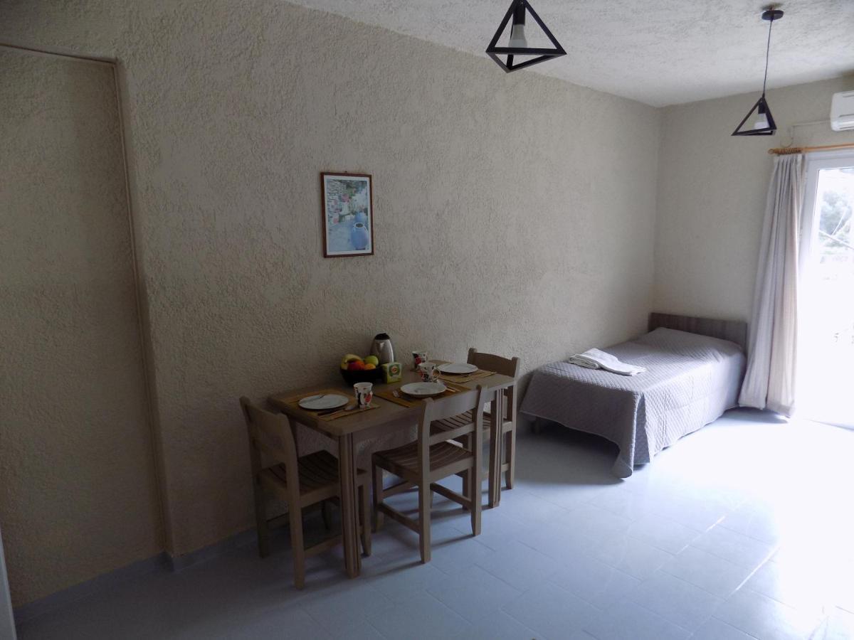 Afrodite Spacious Apartments! Agia Efimia Extérieur photo