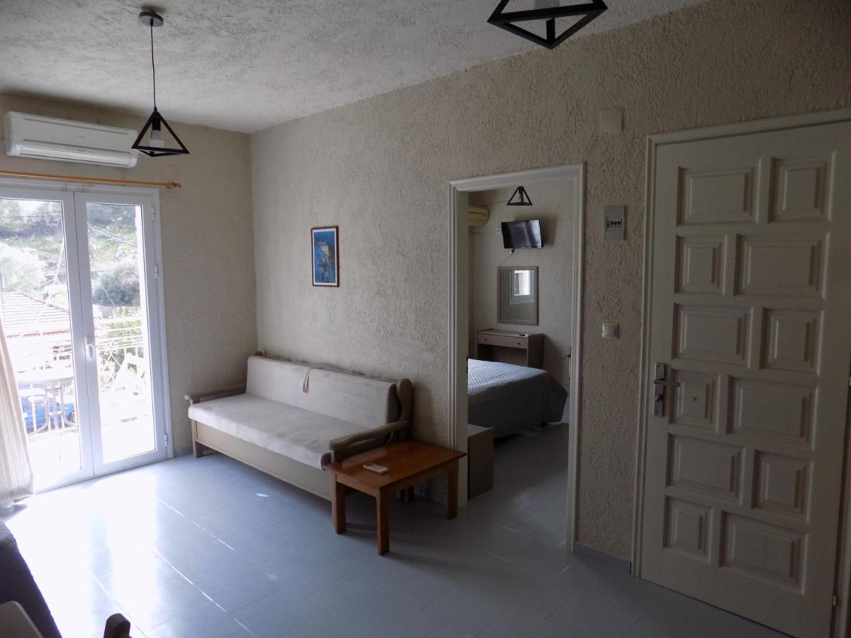 Afrodite Spacious Apartments! Agia Efimia Extérieur photo