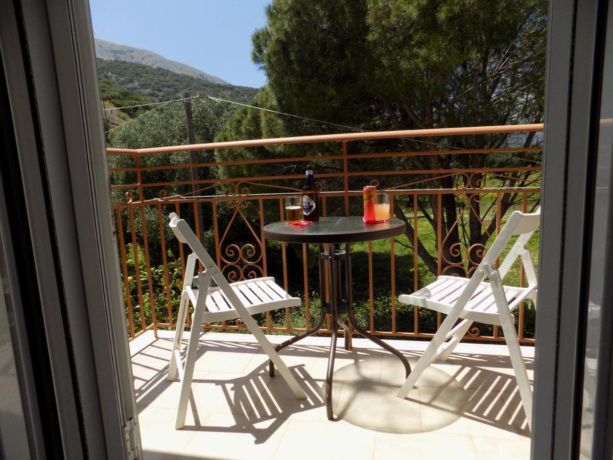 Afrodite Spacious Apartments! Agia Efimia Extérieur photo