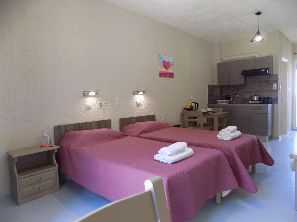 Afrodite Spacious Apartments! Agia Efimia Extérieur photo