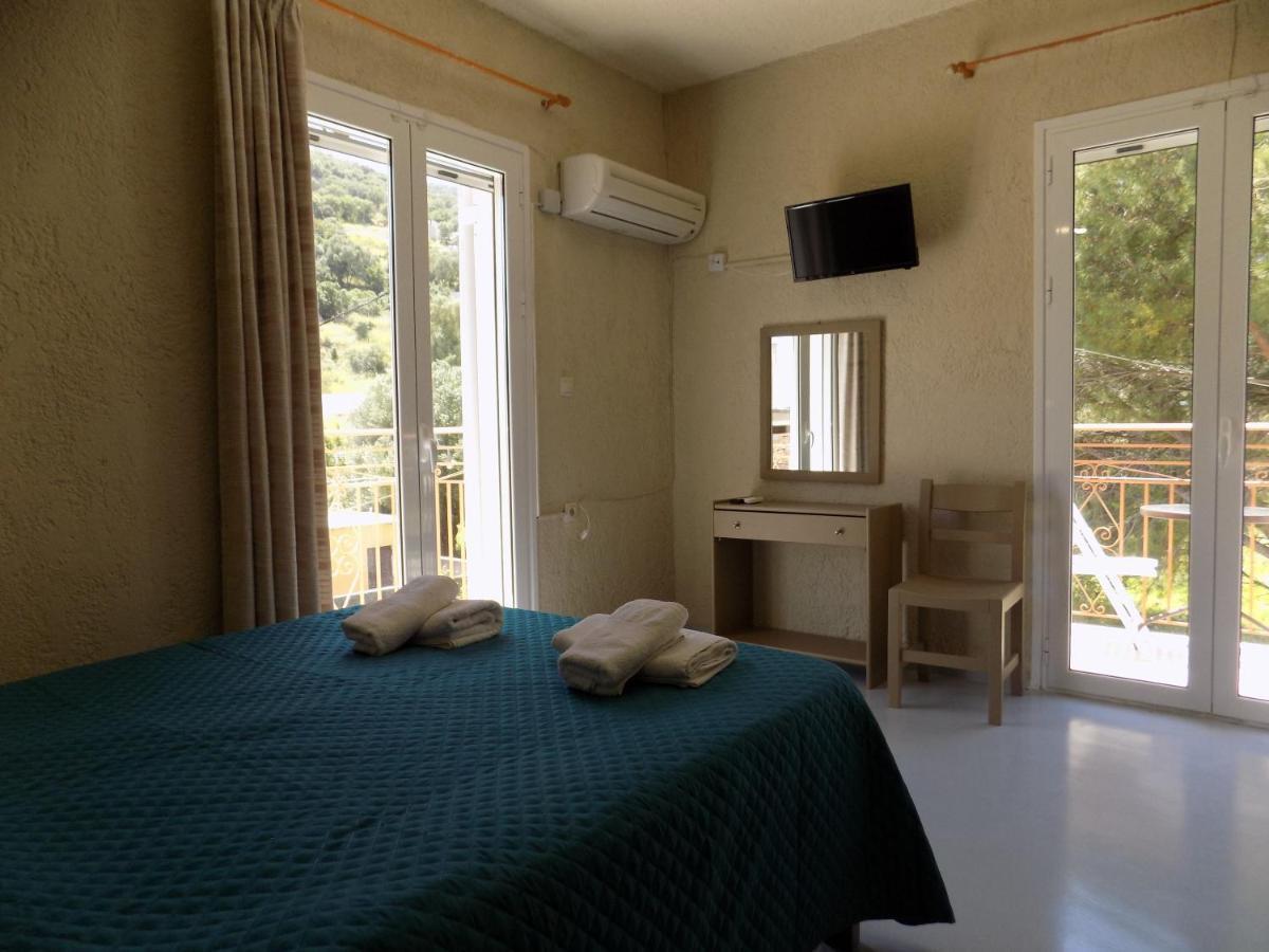 Afrodite Spacious Apartments! Agia Efimia Extérieur photo