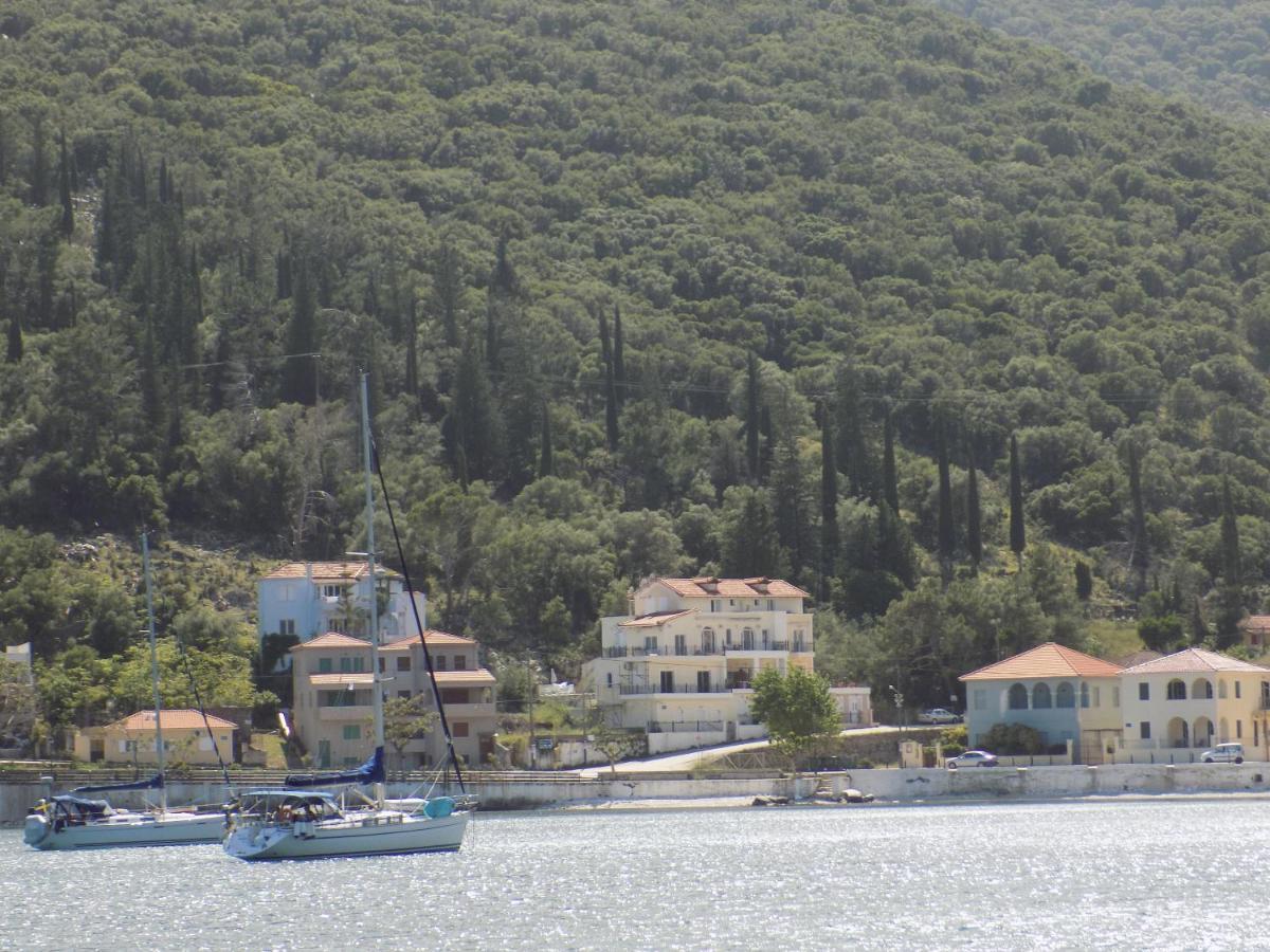 Afrodite Spacious Apartments! Agia Efimia Extérieur photo