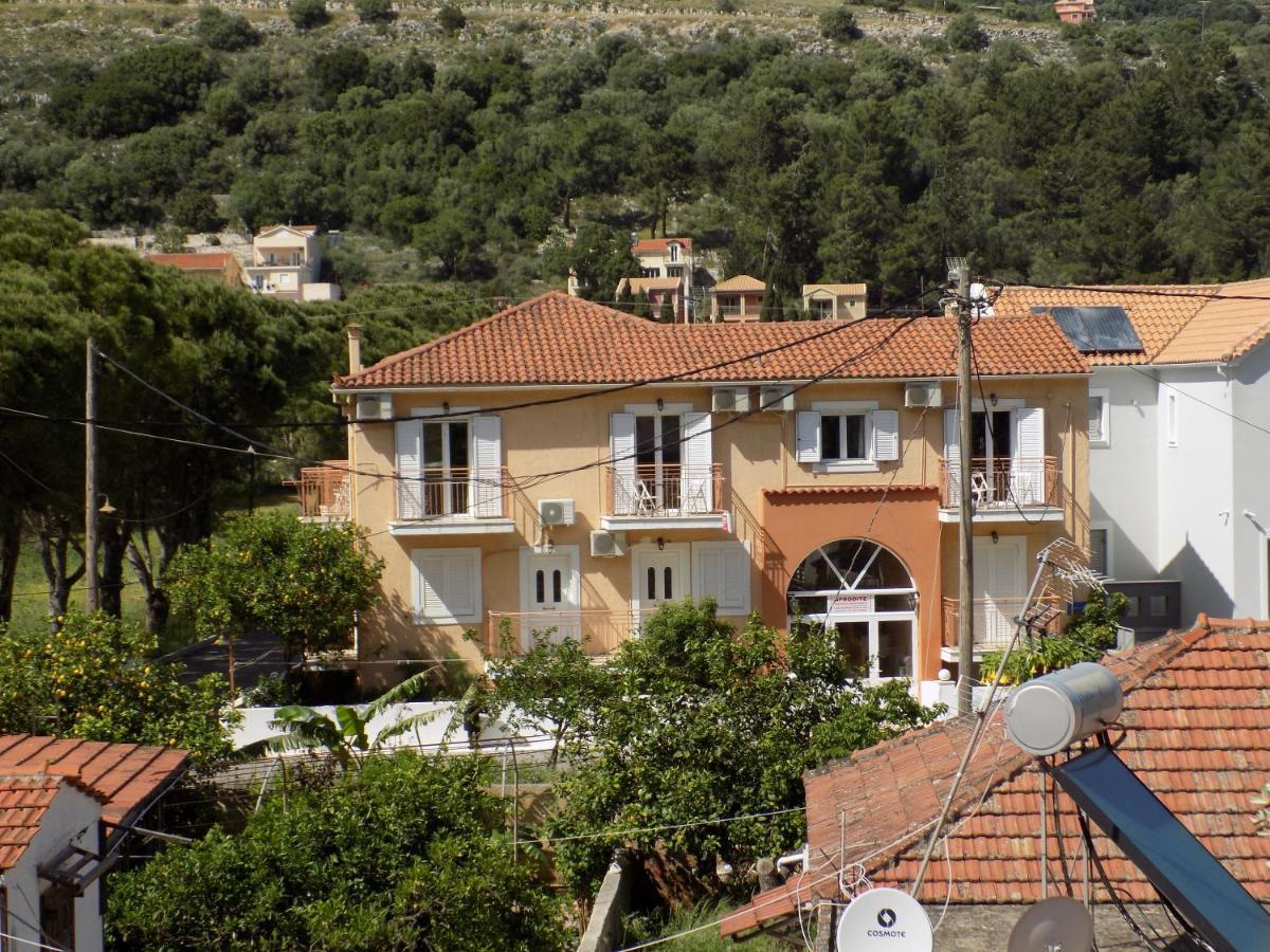 Afrodite Spacious Apartments! Agia Efimia Extérieur photo