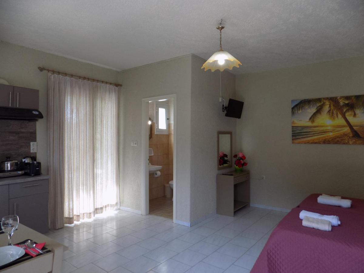 Afrodite Spacious Apartments! Agia Efimia Extérieur photo