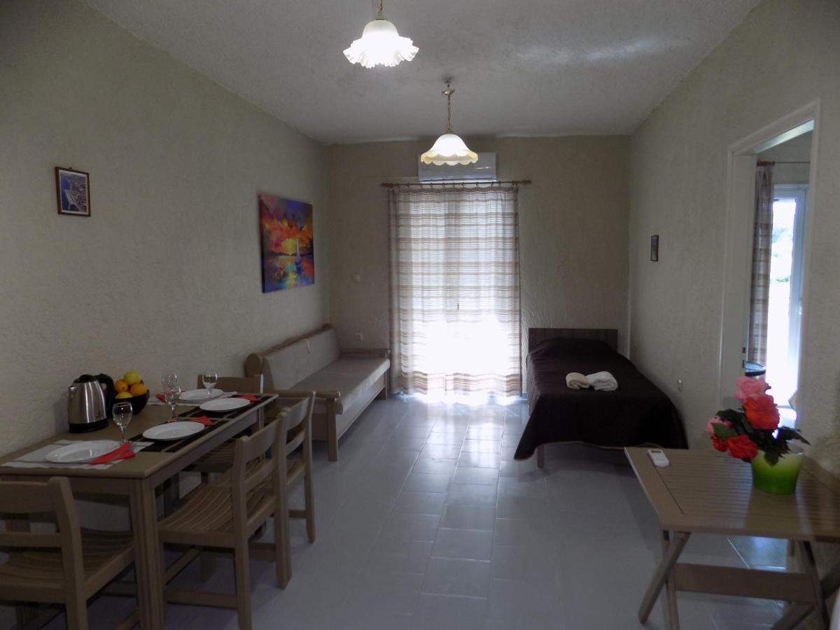Afrodite Spacious Apartments! Agia Efimia Extérieur photo