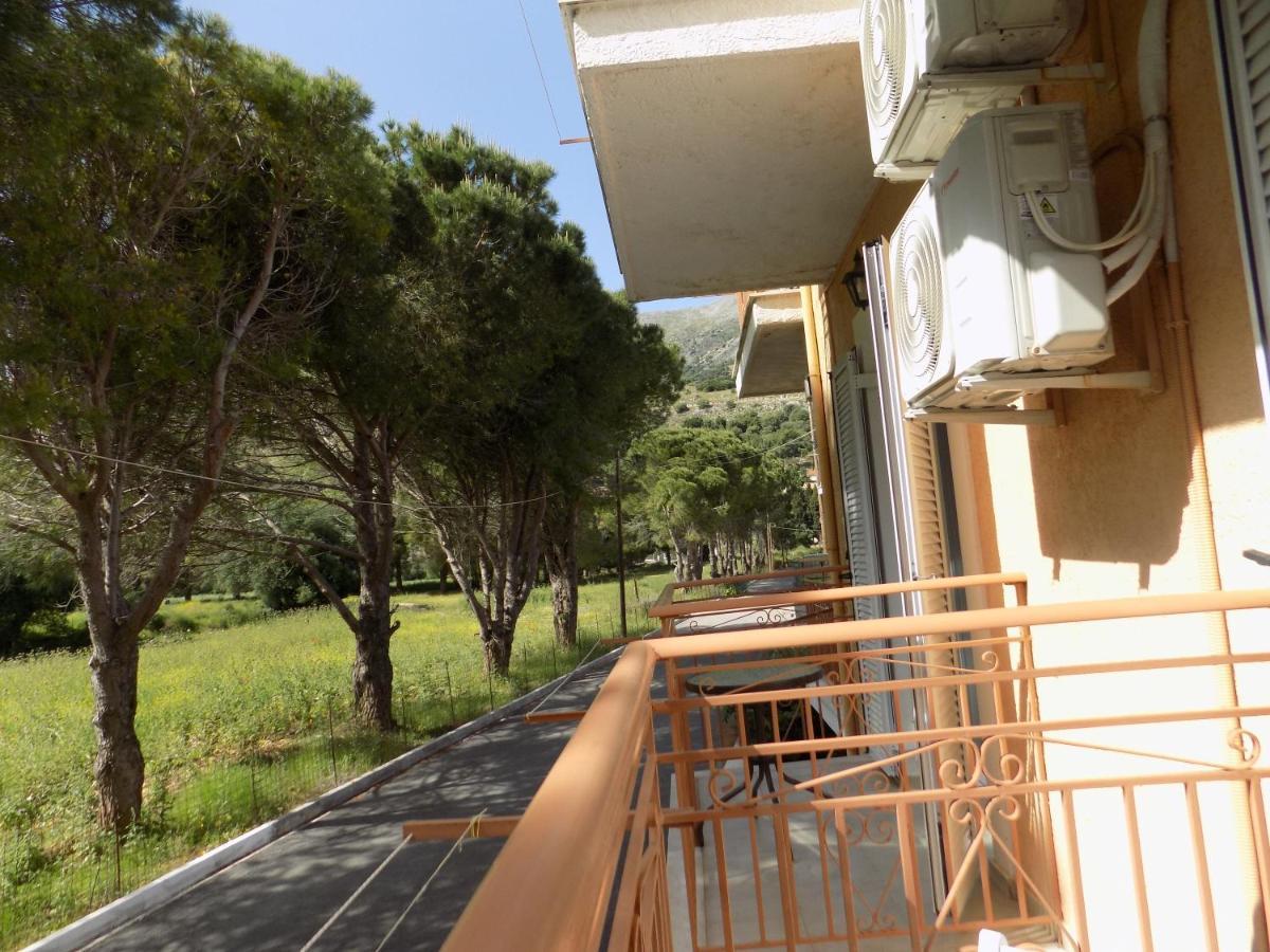 Afrodite Spacious Apartments! Agia Efimia Extérieur photo